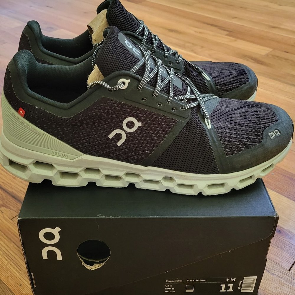 On Cloud Men's Cloudstratus Running Shoes Black/Mineral, Size 11